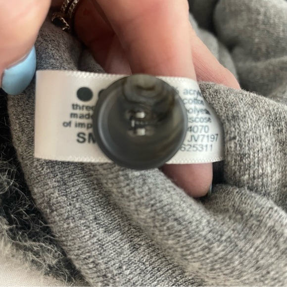 Three Dots Gray Faux Fur Vest Button Front Sleeveless Jacket Size Small S - Picture 7 of 8